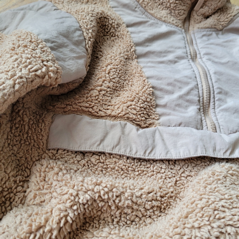 Victoria Secret Sz S Tan Sherpa 1/4 Zip Sweatshirt - Picture 2 of 10